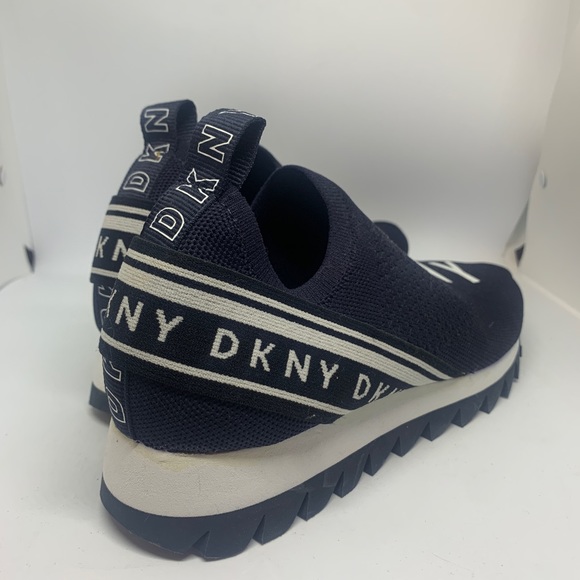 DKNY womens lightweight slip on Fashion sneaker - Picture 2 of 3